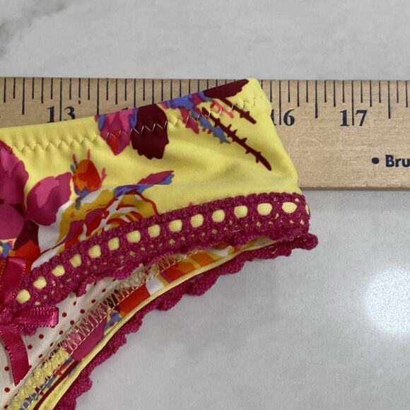 Vintage Betsey Johnson Yellow Gypsy Rose Lace Swim Bikini Bottom Y2K Coquette - Picture 6 of 8